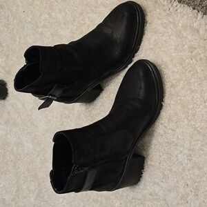 Bull Boxer Black Boots size 7